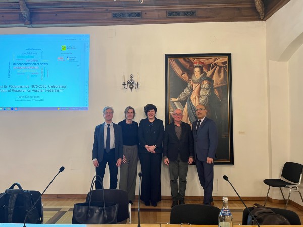 Panel discussion Claudiana.jpg